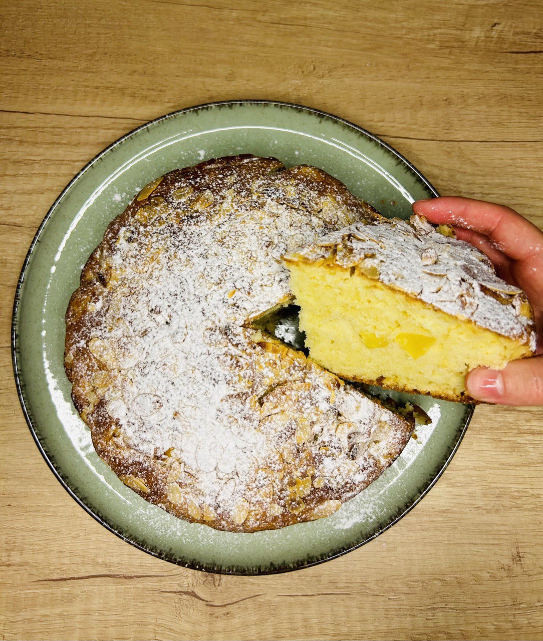 Chec cu mere și fulgi de migdale – desertul perfect pentru toamnă 🍏🍂