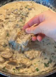 Ciuperci în sos alb